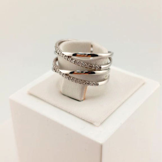 Изображение Золотое кольцо с фианитами