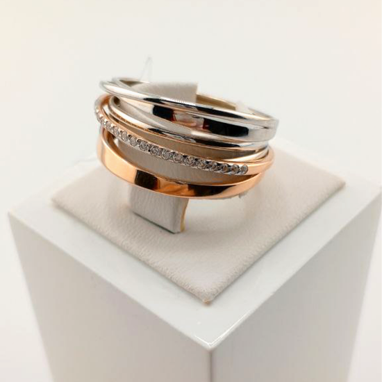 Изображение Золотое кольцо с фианитами