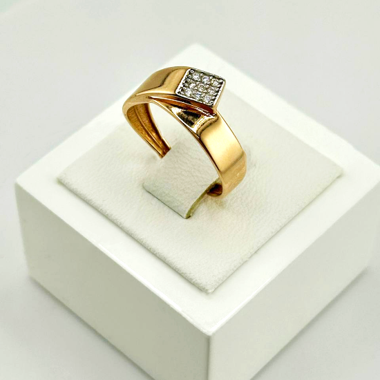 Изображение Золотое кольцо с фианитами