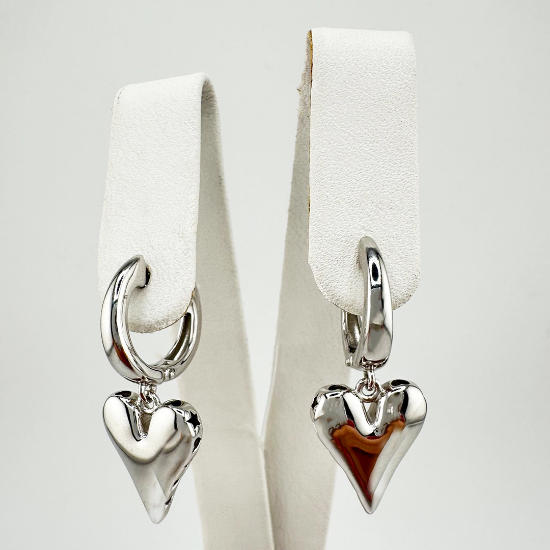 Изображение Серебряные серьги-подвески "Сердечко"