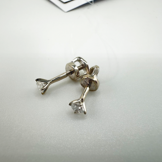 Изображение Золотые серьги-пусеты с бриллиантом