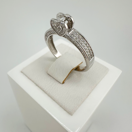 Изображение Золотое кольцо с бриллиантами